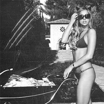 "Housewife" "Housewife"