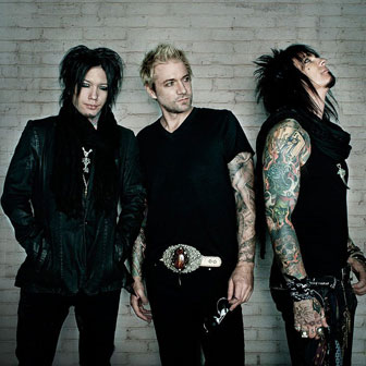 Sixx: A.M.